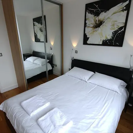 Grand Canal Dock Luxury Apartment *