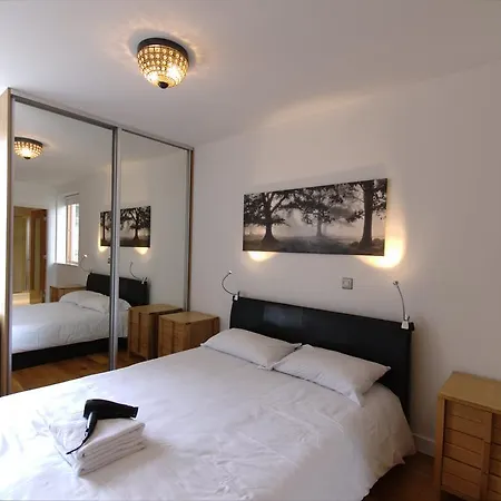 Grand Canal Dock Luxury Apartment *